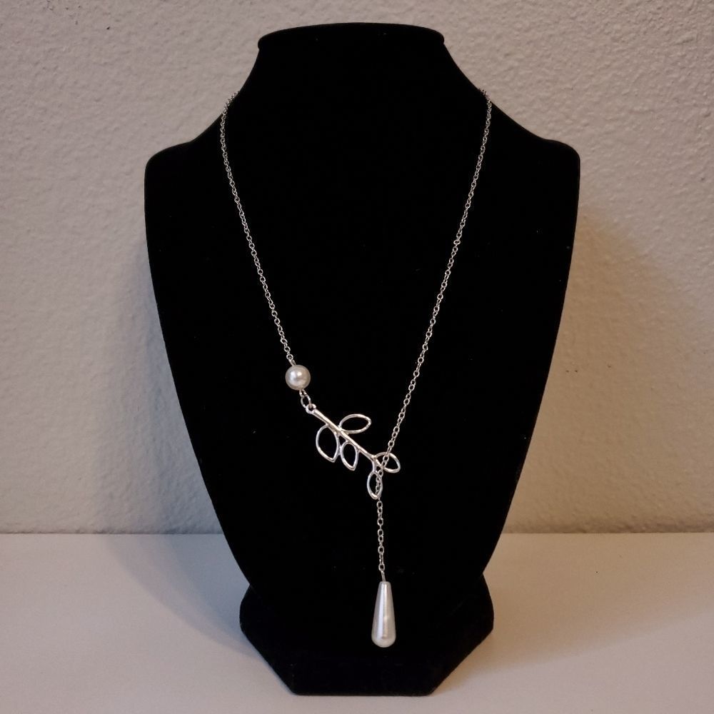 Pearl drop lariat necklace